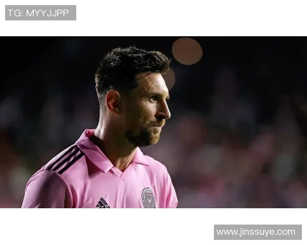 全球足球舞台上势力最大的明星球员及其影响力解析 全球足球舞台上势力最大的明星球员及其影响力解析