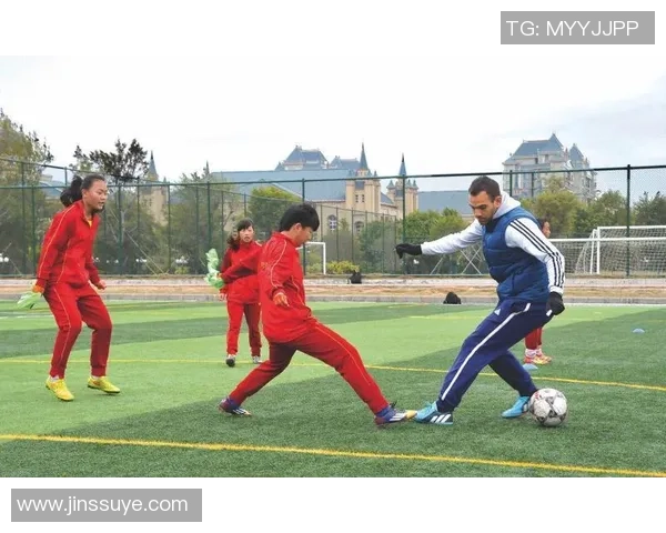 全面提升学生足球技能的校园足球训练方案与实施策略探讨