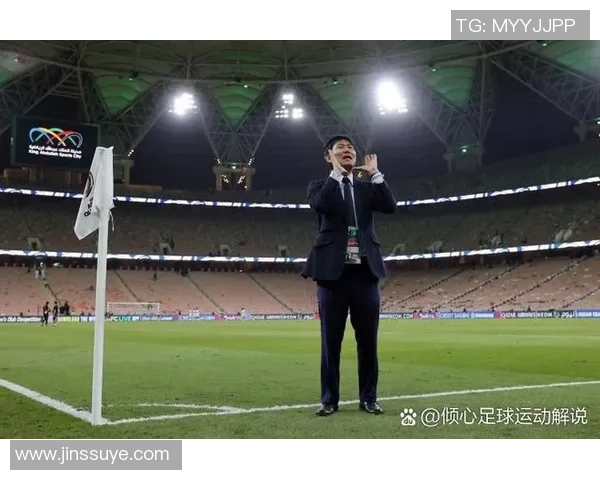 探索业务足球的魅力与潜力在商业合作中的应用与发展 探索业务足球的魅力与潜力在商业合作中的应用与发展